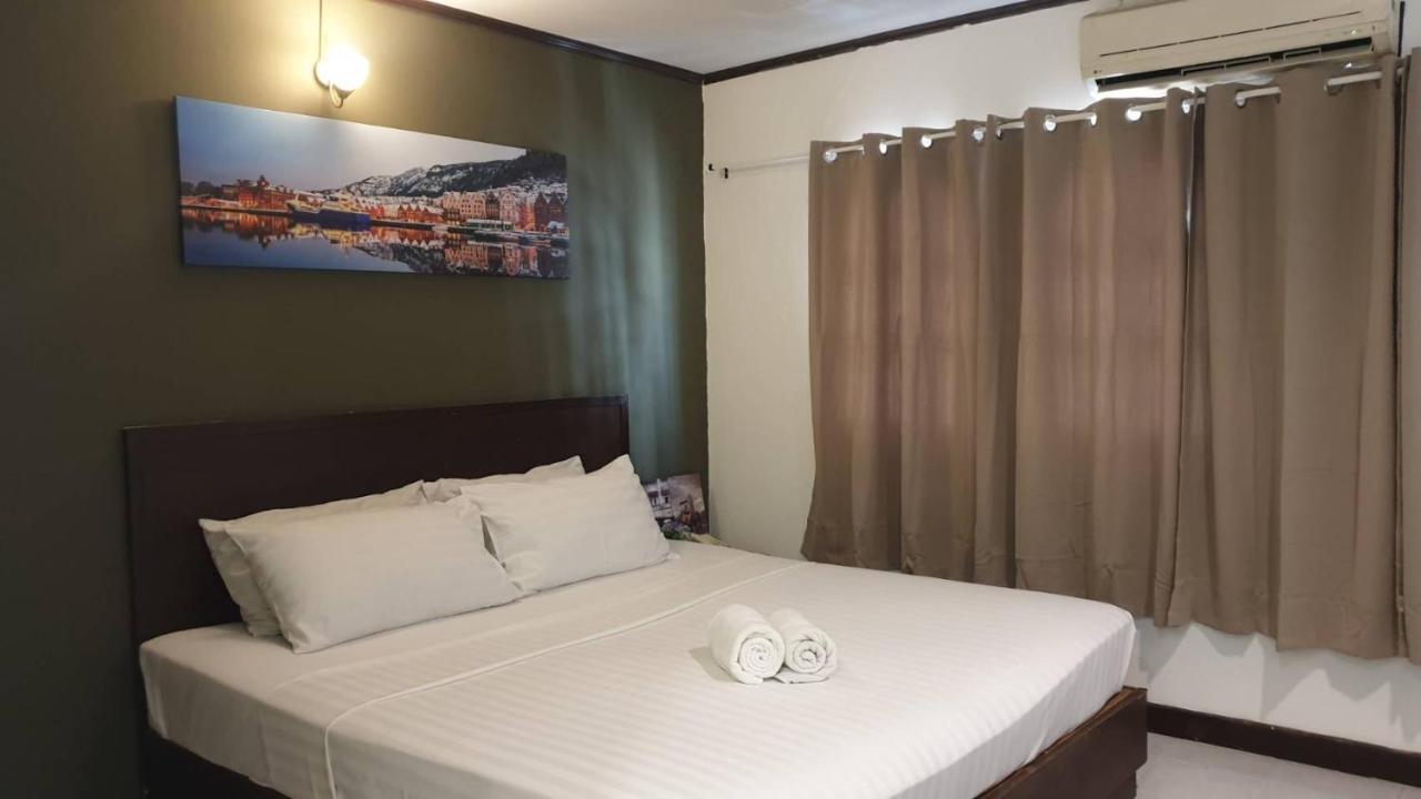 Zen Sukhumvit33 Banguecoque Exterior foto