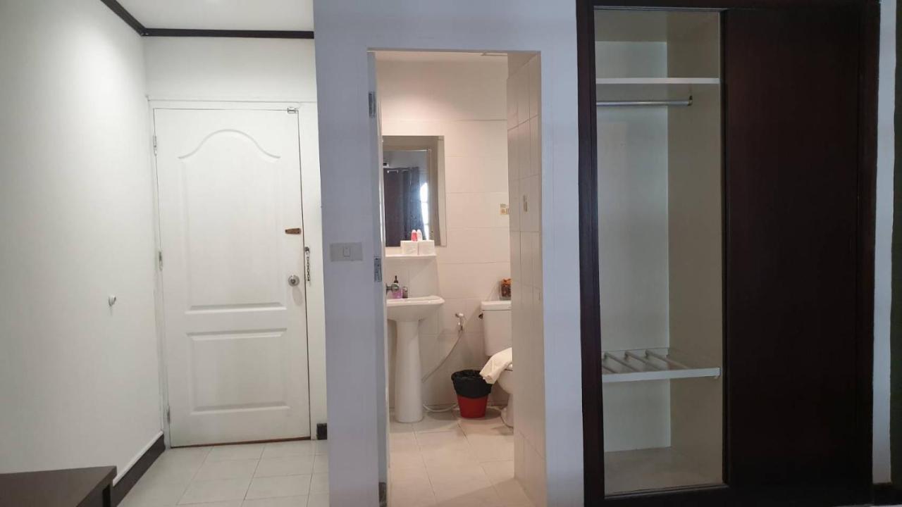 Zen Sukhumvit33 Banguecoque Exterior foto
